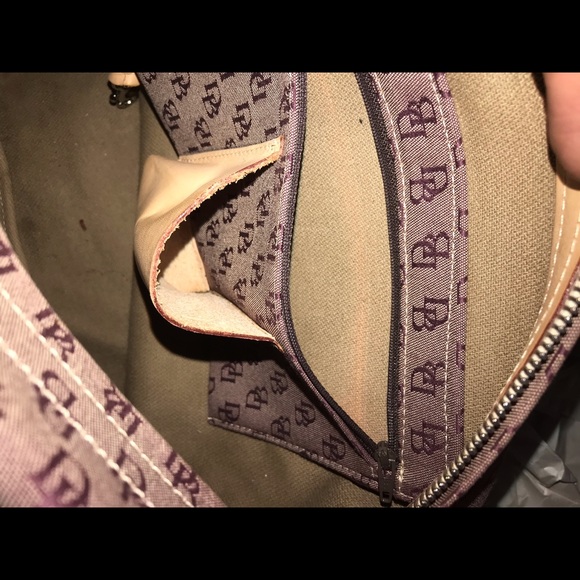 Dooney and Bourke shoulder bag - Picture 6 of 10